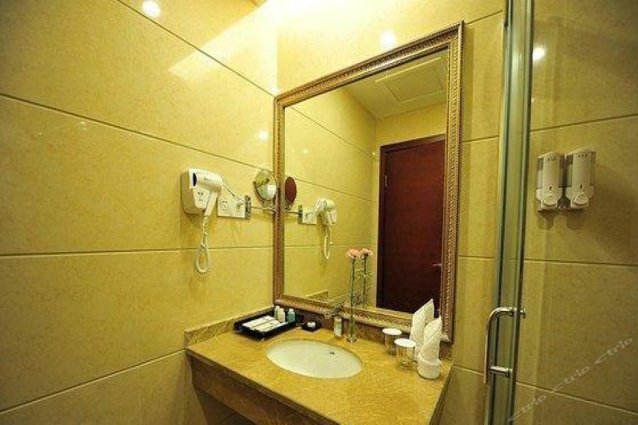 Chonpines Hotel 안순 외부 사진